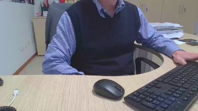 Oszlar webcam model stream image