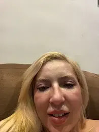 Juuhschmitt webcam stripchat model stream image