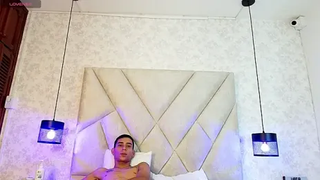 Zoelucas webcam stripchat model stream image