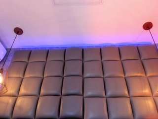 megan-woll webcam model stream image