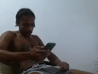 Larry-n-clouds webcam model stream image