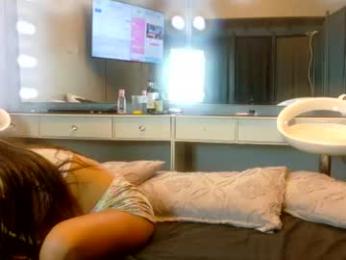 petitestrawberry18 webcam model stream image