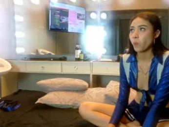 petitestrawberry18 webcam model stream image