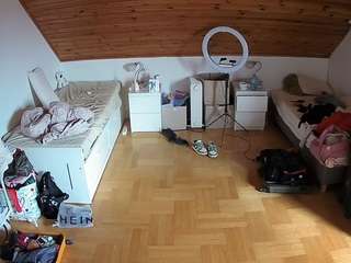 voyeurcam-julmodels-greybed-3 webcam model stream image