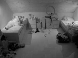 voyeurcam-julmodels-greybed-3 webcam model stream image