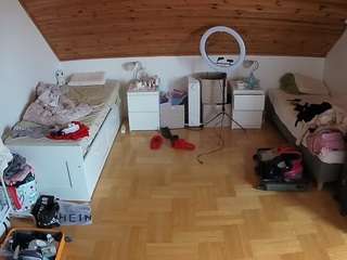 voyeurcam-julmodels-greybed-3 webcam model stream image