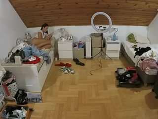 voyeurcam-julmodels-greybed-3 webcam model stream image