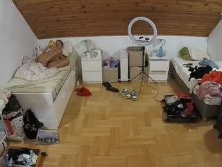 voyeurcam-julmodels-greybed-3 webcam model stream image