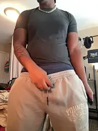 KeYBuMp323 webcam model stream image