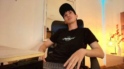 Jheampiero webcam cam4 model stream image