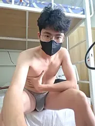 Gwencloudy webcam stripchat model stream image