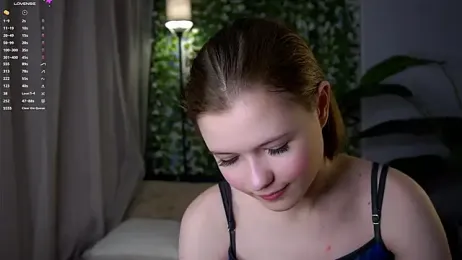 LynHillaire webcam model stream image