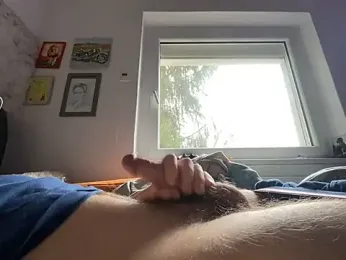 xmilolivex webcam stripchat model stream image