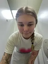 -MiaKitty webcam stripchat model stream image