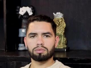 Deivid James webcam flirt4free model stream image