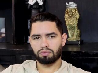 Deivid James webcam flirt4free model stream image