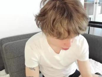 yen2025 webcam model stream image