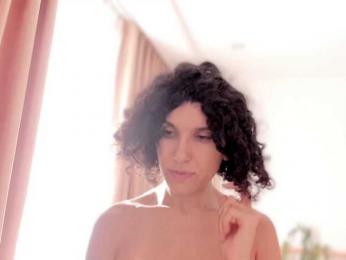 Curly-Sue webcam model stream image