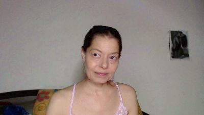 Hornychiara webcam model stream image