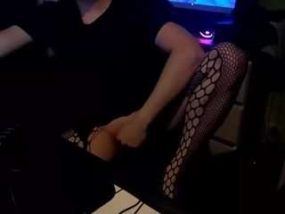 kutaskozla992 webcam model stream image