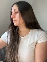 Loella-Rose webcam model stream image