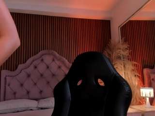 vaiolet-hot webcam model stream image