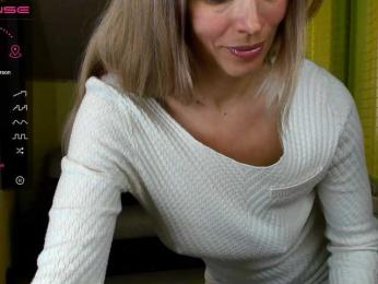 R_O_C_S_I webcam bongacams model stream image