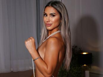 JullyBlair webcam model stream image