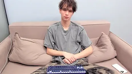 Ur_NextDoor_Boy webcam model stream image