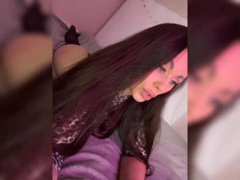 -Hennessy- webcam model stream image