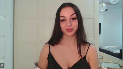 CourtneyPure webcam model stream image