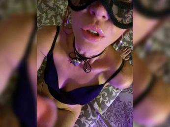 SheisArt webcam model stream image