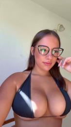 AlesiaRuso webcam model stream image