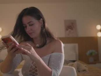 mia_greyy webcam model stream image