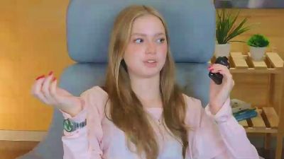 ShielaTudor webcam model stream image