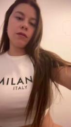 Jennifer_19_06 webcam model stream image