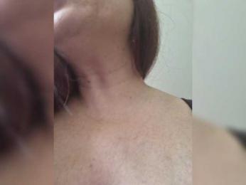 Flirt_Red webcam bongacams model stream image