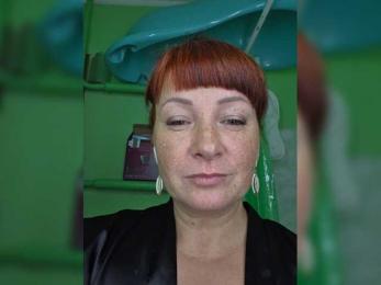 Flirt_Red webcam model stream image