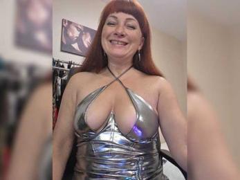 Flirt_Red webcam model stream image
