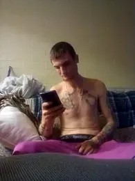 jizzyglizzy92 webcam stripchat model stream image