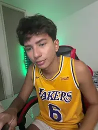 Leonarrrd_01 webcam stripchat model stream image