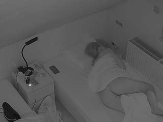 voyeurcam-julmodels-bed-7 webcam model stream image