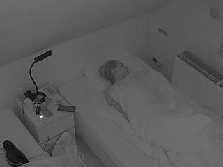 voyeurcam-julmodels-bed-7 webcam model stream image