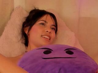 Yoss Richardson webcam model stream image