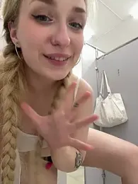 LollyPollly webcam stripchat model stream image