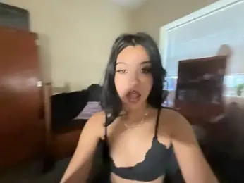 petitelatinateen webcam stripchat model stream image