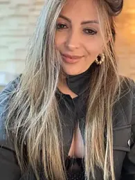 _Abril-Office1 webcam model stream image