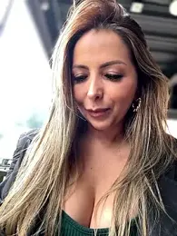 _Abril-Office1 webcam model stream image