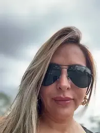 _Abril-Office1 webcam model stream image