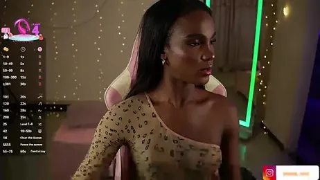 LuanaRisque webcam model stream image